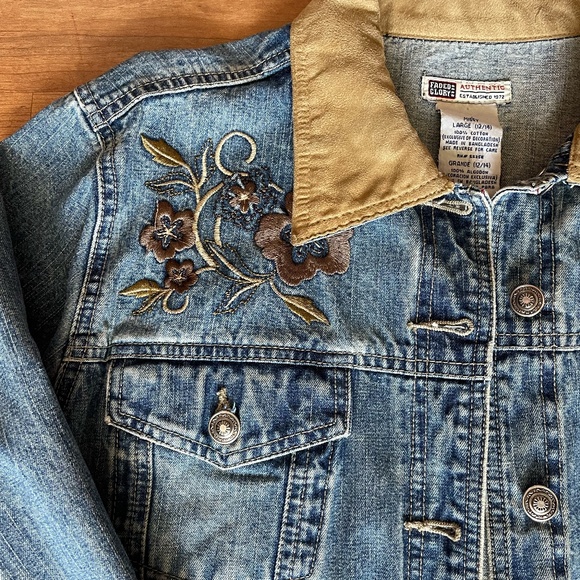 VINTAGE  Embroidered denim jean jacket Size L - Picture 3 of 3